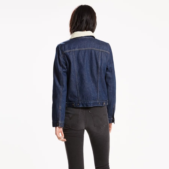 Levi's Women’s Original Sherpa Trucker Jacket Denim Size Medium - Picture 11 of 14